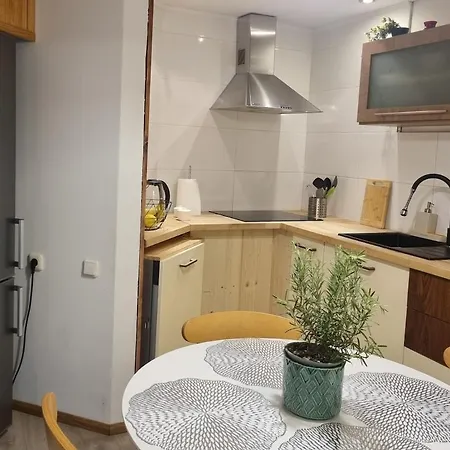 Spacious With Balcony! Apartmán