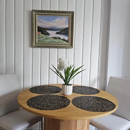 Spacious With Balcony! Παρνού